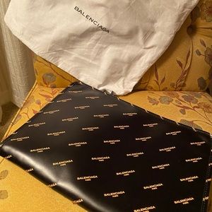 Balenciaga zipped pouch/clutch